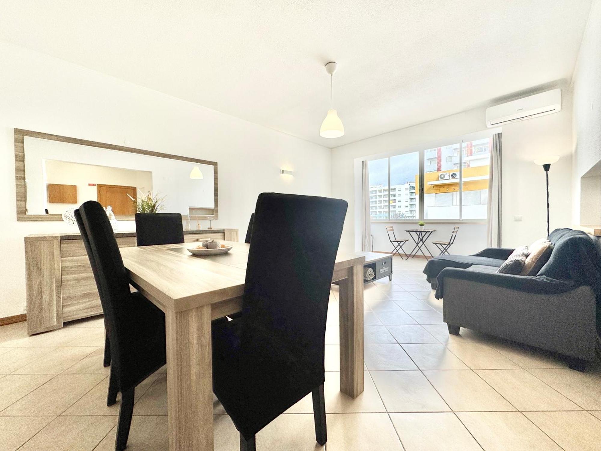 Sea-Front 1' Min! - Apartment With Ac & Wifi Quarteira Eksteriør billede